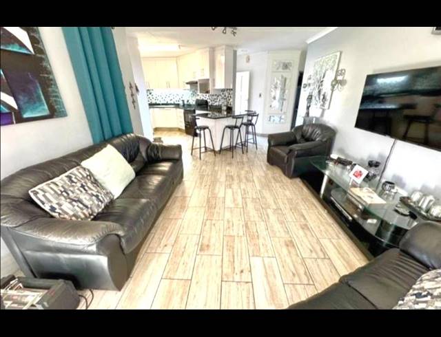 3 BEDROOM TOWNHOUSE FOR SALE IN BIRDSWOOD